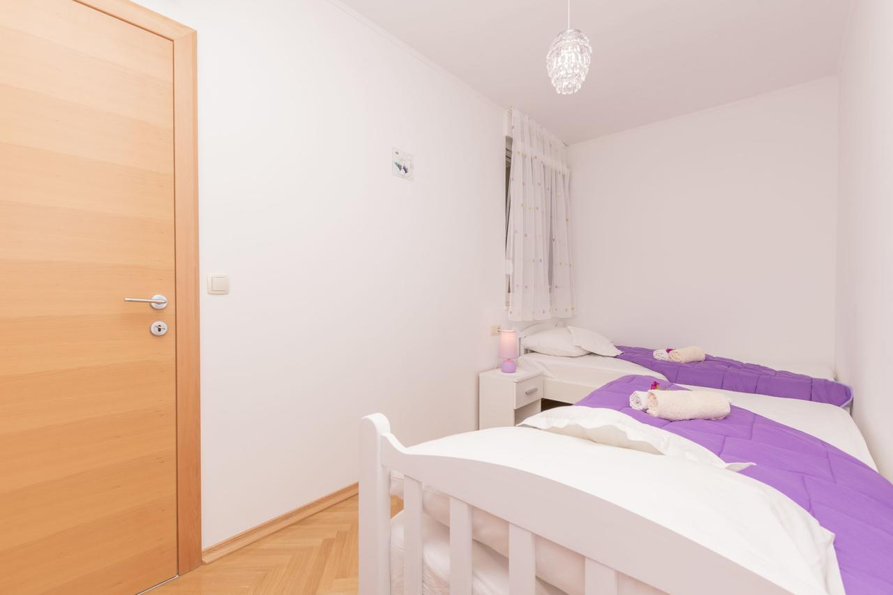 Apartment Ivanka Omiš Esterno foto